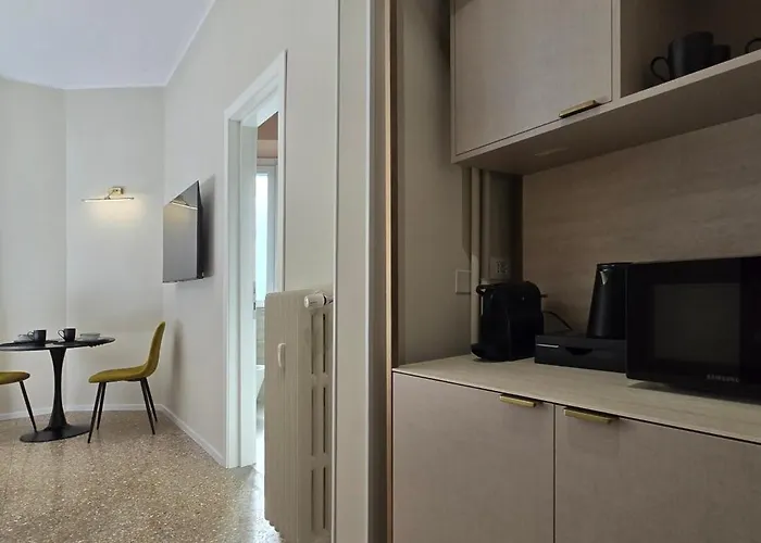 Casa de hóspedes Elegante Stanza Privata In Centro A Colosseo - Flc In 4*
