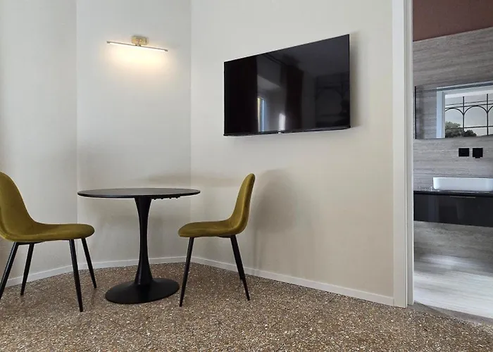 Elegante Stanza Privata In Centro A Colosseo - Flc In 4* Roma